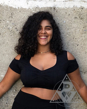black textured crop top for large bust sizes